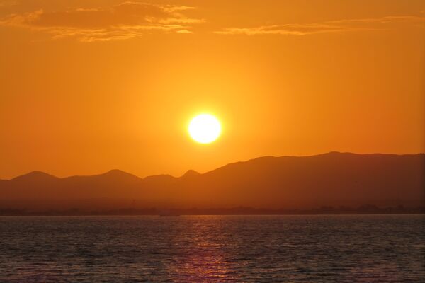 Luce del tramonto su un paesaggio naturale